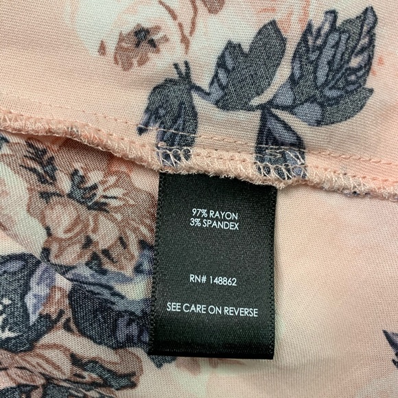 NWT Torrid Blush Floral Sleeveless Challis Tank - Picture 7 of 8